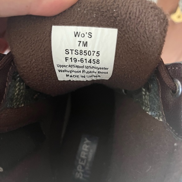 Sperry rain boot. Only worn a few times. In great condition. - Picture 6 of 8